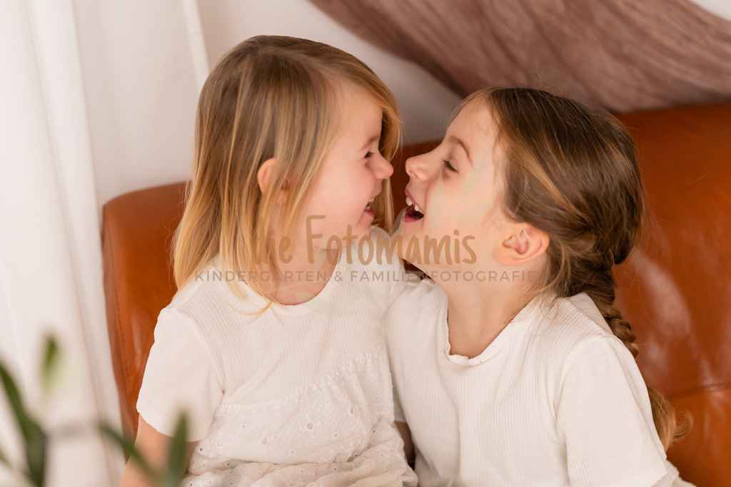 DSC04515 | Die Fotomamis – Eure Fotografen für Babybauch-, Neugeborenen-, Familien-, Kindergarten- und Hochzeitsfotografie. Mit Feingefühl, Leidenschaft & Liebe zum Detail.