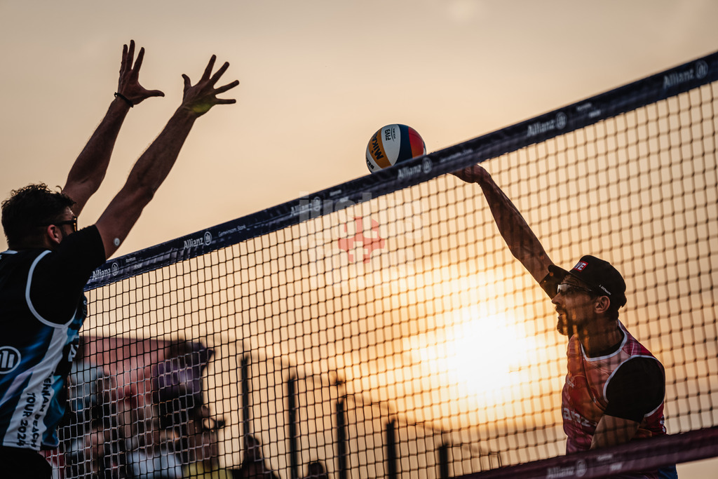 Beachvolleyball | Männer | German Beach Tour 2024 | Tourstop Düsseldorf | 09.05.2024 | Jonathan Erdmann beim Angriff