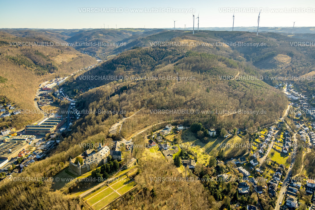 Hagen250302883 | Luftbild, Schloss Hohenlimburgund Schlosspark, Schlossberg Waldgebiet und Windräder, Hohenlimburg, Hagen, Ruhrgebiet, Nordrhein-Westfalen, Deutschland