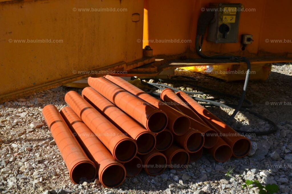 bib-lg03-abwasserkanal-0015 | Nach LV-Leistungsgruppen sortierte Detailfotos über den Bau eines Hauses. Alle Hausbau-Bilder direkt vom Urheber und Autor der Website Haus-Selber-Bauen.com