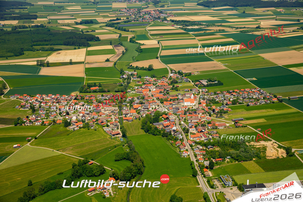 Das Luftbild zeigt Unterkammlach Kammlach - Die Luftaufnahme wurde 2023 vom UL-Flugzeug aus erstellt ( keine Drohne ) - Hochauflösende Luftaufnahme - Für grossformatige Ausdrucke geeignet. Die Geschenkidee !Mit Lizenz und Bildrechte bestellbar