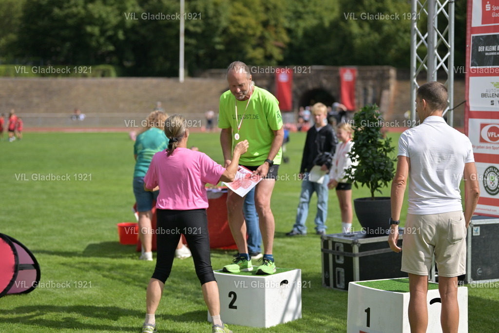 2026-08-23_Sparkassenlauf_Siegerehr_KH_00016 | Die Fotografen - Realisiert mit Pictrs.com