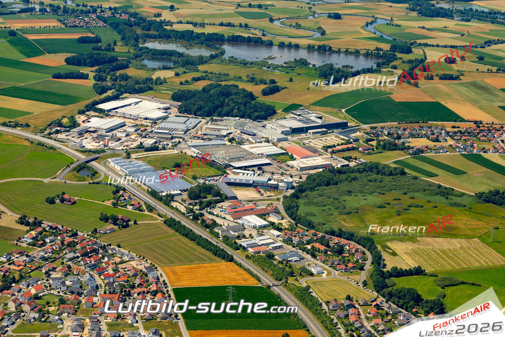Die Luftaufnahme Gewerbegebiet - Cham wurde 2022 vom Flugzeug aus (keine Drohne) erstellt. Hohe Auflösung -für große Poster und Wandbilder geeignet - Garantiert!