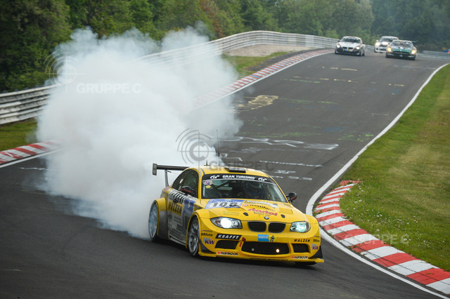 Motorsports / 24 Stunden Nürburgring 2015, Nürburgring-Nordschleife, GER | Harald Rettich, Fabrice Reicher, Dominique Nury, Richard Purtscher - Realisiert mit Pictrs.com