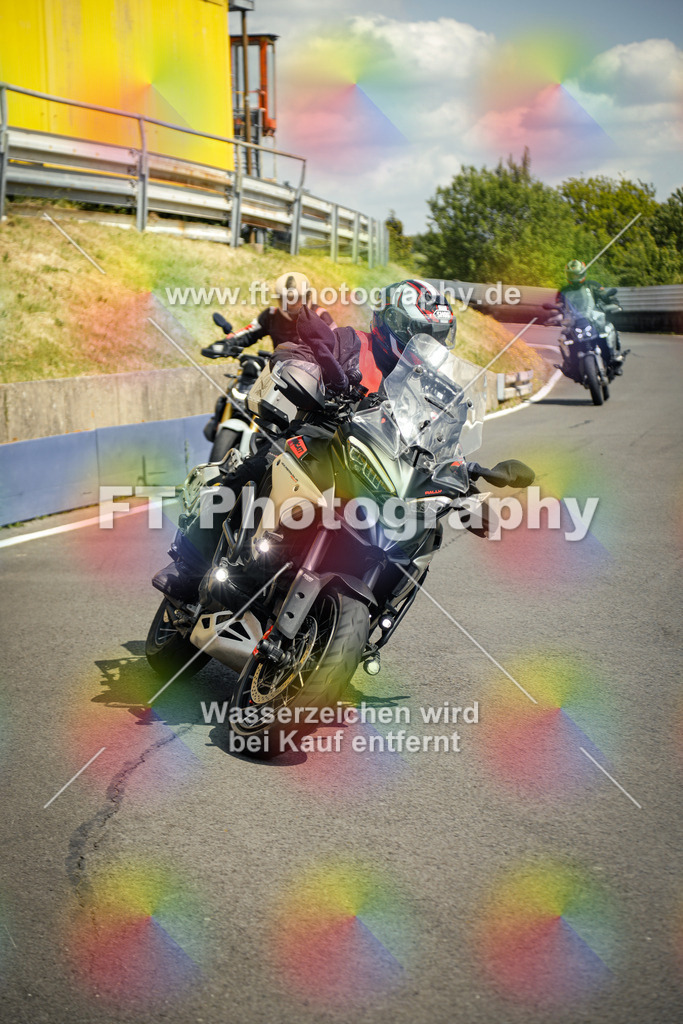 OBK_Mai_Justin_Uwe-10984 | Hier findet Ihr Bilder von Touristenfahrten auf der Nürburgring Nordschleife oder von anderen Veranstaltungen die ich besucht habe. Viel Spass beim Durch Schauen 