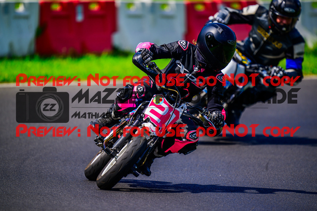 MaZZes_FotoMatrix_240806_6007705_0879 | Fotograf Mathias Schmid
Sportfotograf,
Eventfotograf,
Hochzeitsfotograf,
Portraitfotograf