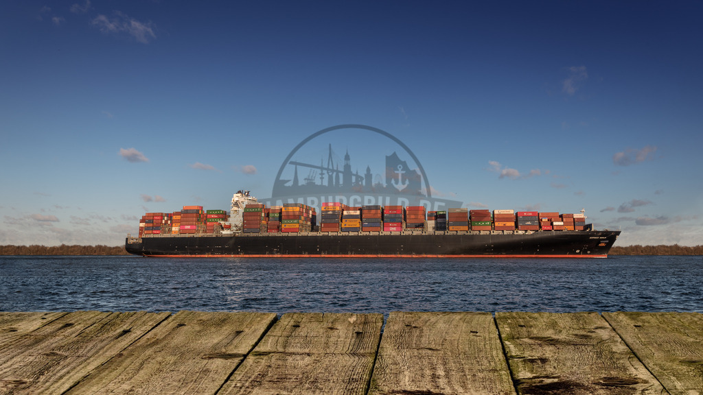Containerschiff Elbe Hamburg | Exklusive Hamburg collagen, tolle Segelbilder und viele weitere tolle Motive auf Leinwand, Poster, Alu-Dibond, u.v.m. findet Ihr bei uns auf hamburgbild.de. Findet Euer Wandbild für Euer Zuhause, Büro oder die  Praxis…. - Realisiert mit Pictrs.com