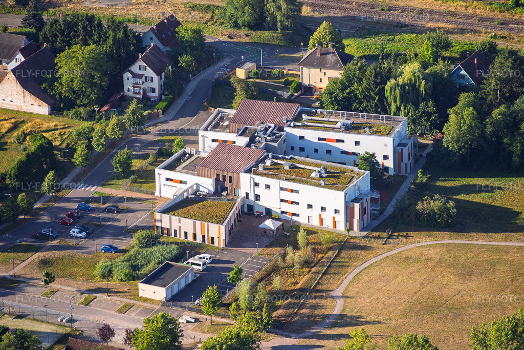 Aerial view: Maison d'Accueil Spécialisée Dietrich Bonhoeffer in Soultz-sous-Forêts in the state Bas-Rhin, France. – Photo: IMG_158143.jpg taken on 07/25/2026 by Werner Riehm/FLY-FOTO.com – Resolution of the original: 6000 x 4000 px – MAS Dietrich Bonhoeffer - Sonnenhof - Fondation protestante