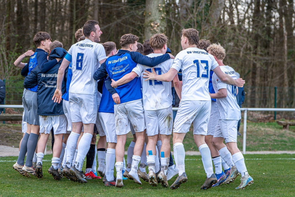 Fußball I Herren I Saison 2025-2026 I Halbfinale Kreispokal VEC I  BW Langförden - TV Dinklage II I 19902 | jns.sportfotos - Realisiert mit Pictrs.com