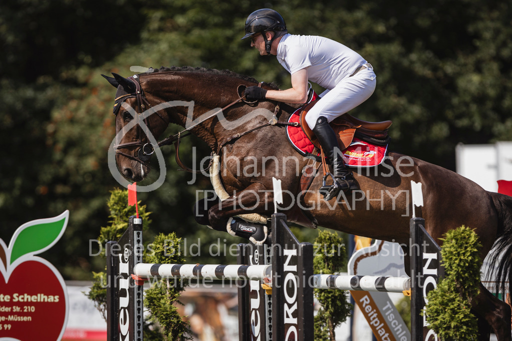 240720_LC_M2-Spr-405 | Deine schönsten Turniermomente als professionelle Fotos! Entdecke hochwertige Pferdesport-Fotografie im Online-Shop. Jetzt Fotos finden & bestellen!