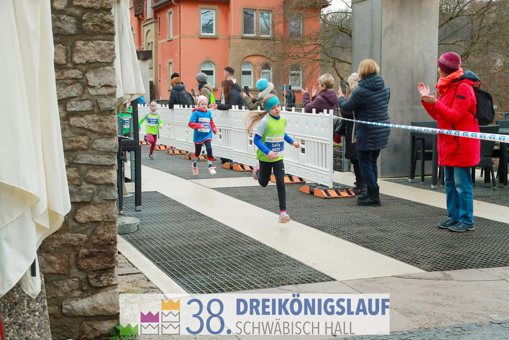 400m AOK Junior Cup | 3 Koenigslauf 2024 400m AOK Junior Cup - Realisiert mit Pictrs.com