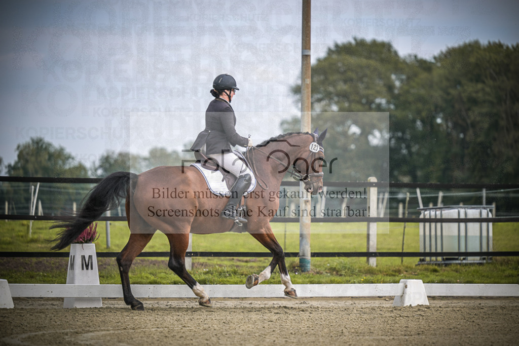 DOS_B492 | Entdecke hochwertige Reitturnierfotos von Foto Oger. Professionell, emotional und authentisch – jetzt Lieblingsmomente im Shop bestellen.Deutschlandweite Turnierfotografie. - Realisiert mit Pictrs.com