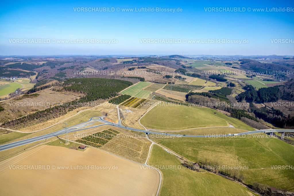 Bestwig220302987 | Luftbild, Autobahn A46 mit Kreisverkehr auf die Bundesstraße B480 mit weitläufiger Landschaft, Nuttlar, Bestwig, Sauerland, Nordrhein-Westfalen, Deutschland