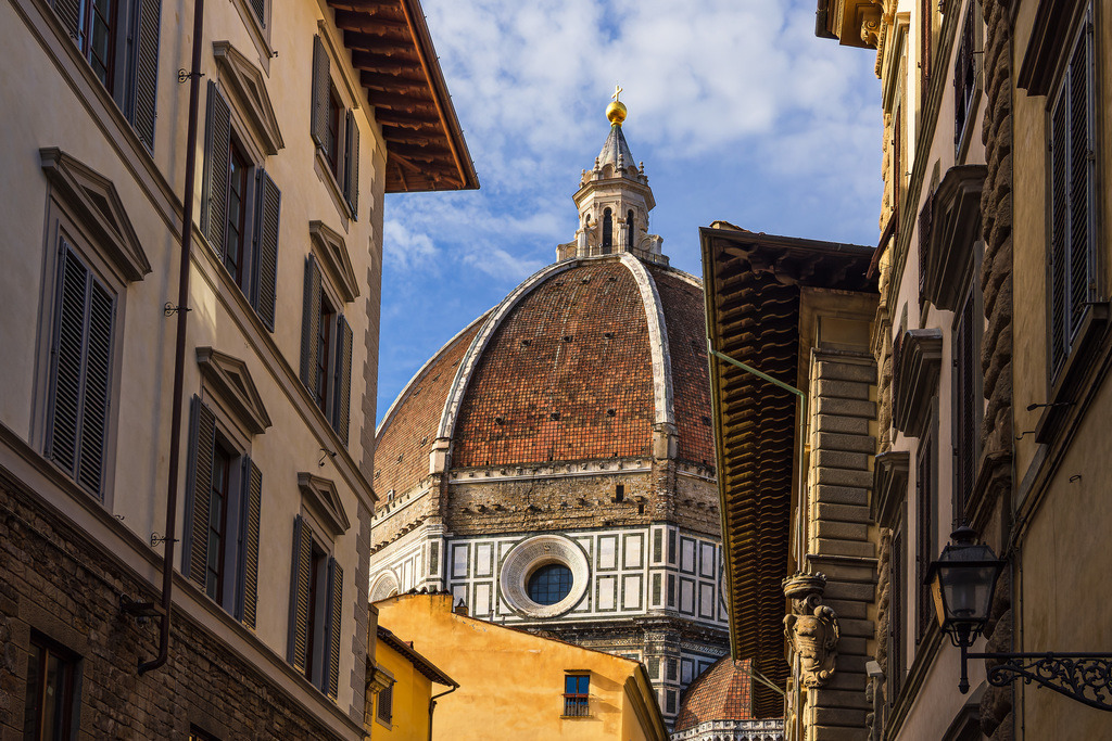 Blick auf die Kathedrale Santa Maria del Fiore in Florenz, Italien | Blick auf die Kathedrale Santa Maria del Fiore in Florenz, Italien.