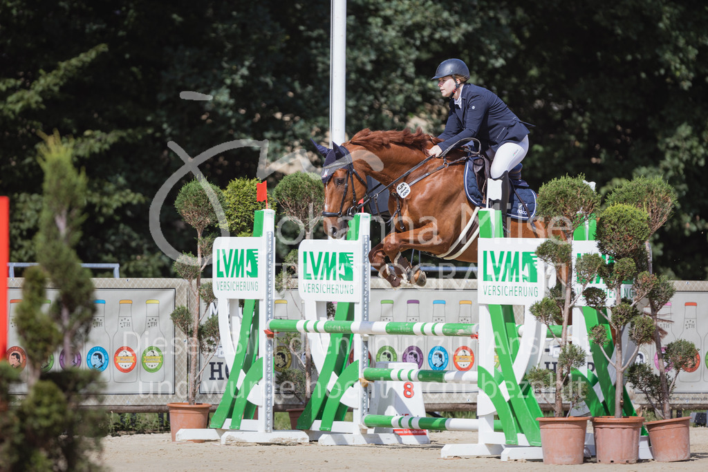 220728_BHO_RegioTour_A-Spr_Reiter-204 | Deine schönsten Turniermomente als professionelle Fotos! Entdecke hochwertige Pferdesport-Fotografie im Online-Shop. Jetzt Fotos finden & bestellen!
