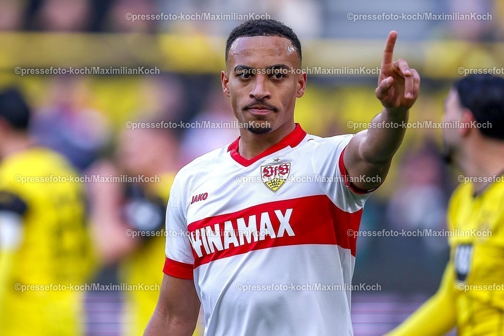 BVB08022502325 | 08.02.2025, Fußball, Borussia Dortmund - VfB Stuttgart, 1. Fußball Bundesliga, 21. Spieltag, Signal Iduna Park, Saison 2024 2025: Jamie Leweling (VfB Stuttgart #18) gestikulierend JubelndDFB regulations prohibit any use of photographs as image sequences and or quasi-video.