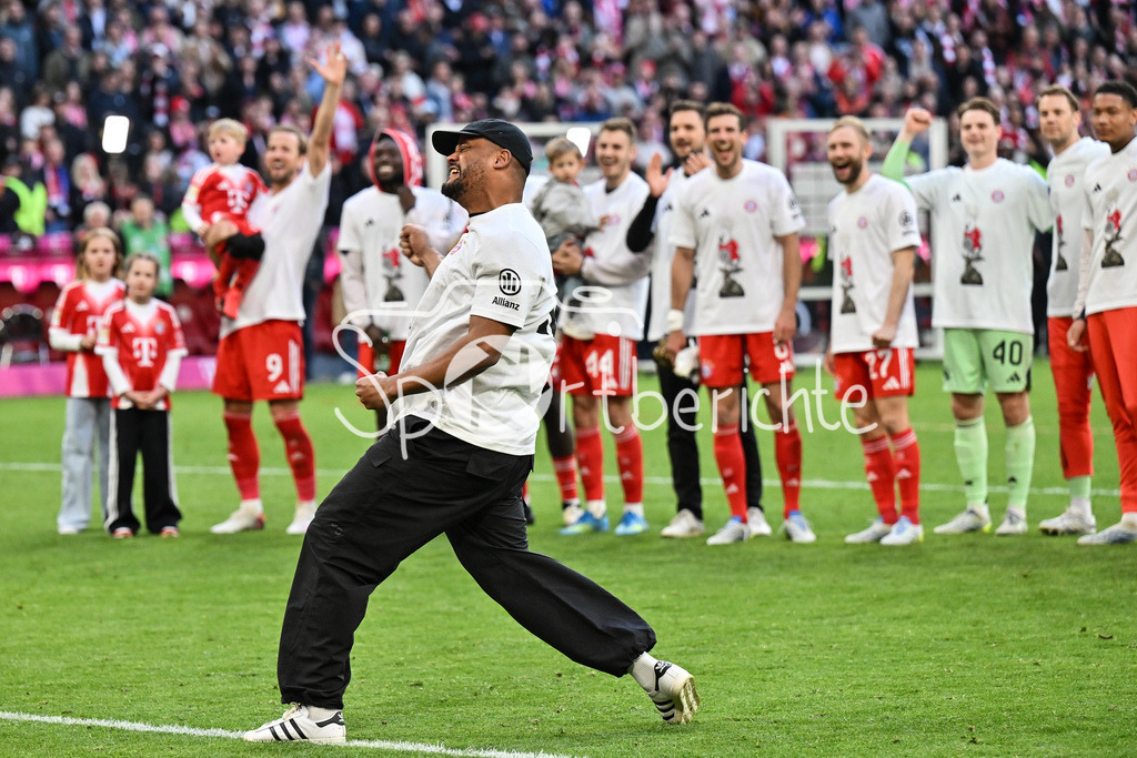 FC Bayern München - VfB Stuttgart | MUNICH, GERMANY - 19. APRIL: the Team form Bayern Munich celebrating - Deutsche Meisterschaft / Deutscher Fussballmeinster / Deutscher Meister after the Bundesliga Match between FC Bayern Munich vs. VfB Stuttgart at Matchday 30 at Allianz Arena / DFL REGULATIONS PROHIBIT ANY USE OF PHOTOGRAPHS AS IMAGE SEQUENCES AND/OR QUASI-VIDEO / Vincent KOMPANY Trainer FC Bayern München