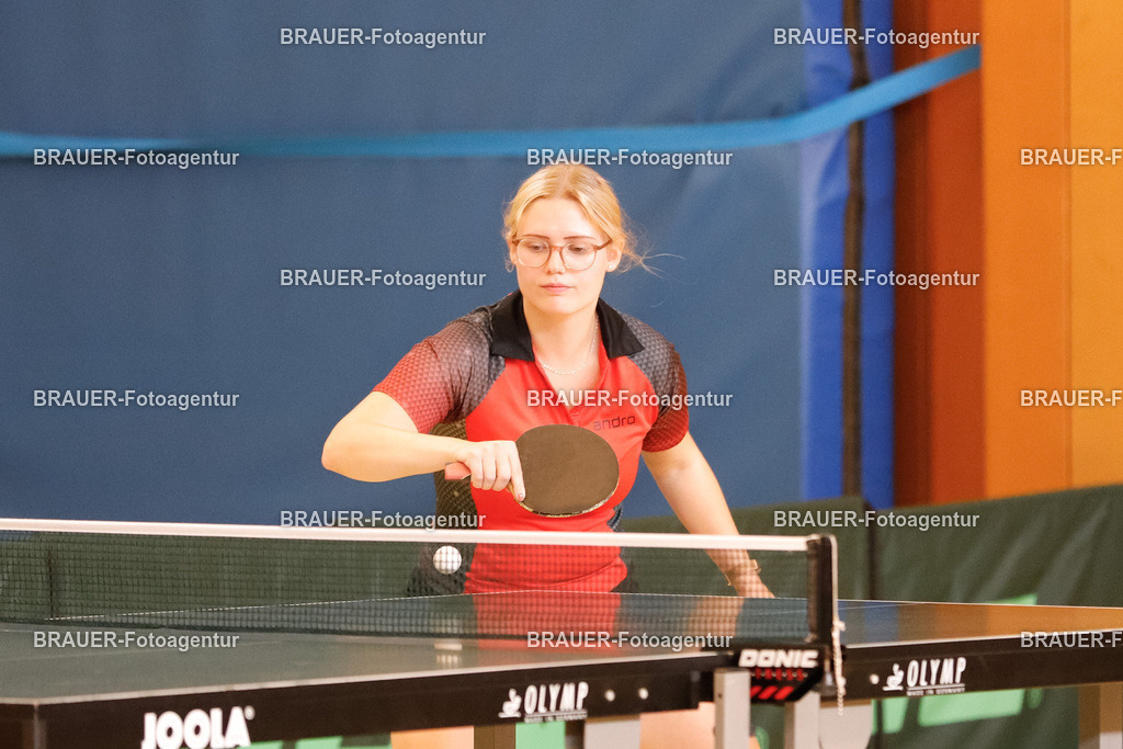 097_KFC_20230815_0001.JPG -  - KFC Uerdingen vs SF Baumberg - Oberliga Niederrhein | Krefeld, Deutschland, 03.09.23:   

Anrather TK RW Damen - Schneider

waehrend des Spiels der der NRW Liga zwischen Anrather TK RW Damen  vs 1. TTC SG Dülken in der Kicker-Halle Willich-Anrath   am 03. September  2023 in Willich Anrath. 

(Foto von Michael Adler / Brauer-Fotoagentur)

