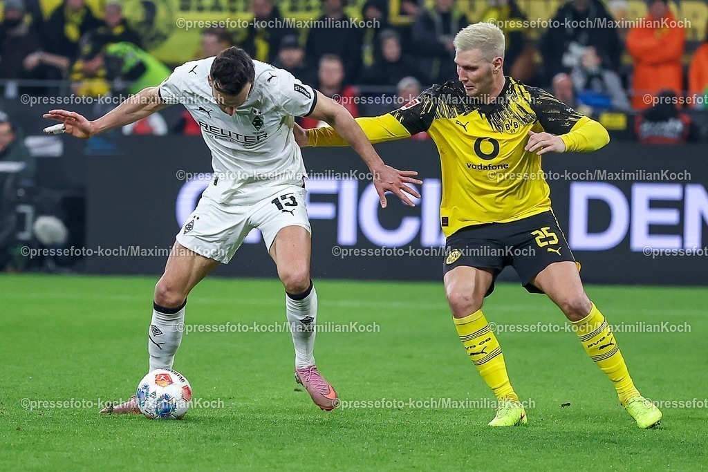 BVB19122501041 | 19.12.2025, Fußball, Borussia Dortmund - Borussia Mönchengladbach, 1. Fußball Bundesliga, 15. Spieltag, Signal Iduna Park, Saison 2025 2026: Haris Tabakovic&nbsp;(Borussia Mönchengladbach #15) im Zweikampf gegen  Niklas Süle&nbsp;(BVB #25)  DFB regulations prohibit any use of photographs as image sequences and or quasi-video.