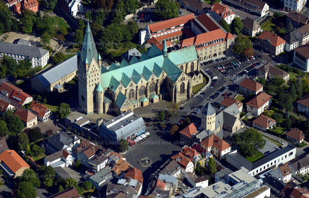 3292697 | Der Hohe Dom St. Maria, St. Liborius, St. Kilian ist die Kathedralkirche des Erzbistums Paderborn und liegt im Zentrum der Paderborner Innenstadt