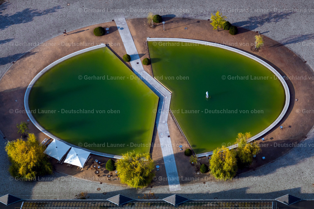 4040522 | LEIPZIG 14.09.2020 Wasserspiele- Brunnen an der Bundesstraße 2 im Ortsteil Südvorstadt in Leipzig im Bundesland Sachsen, Deutschland. // Water - fountain on Bundesstrasse 2 in the district Suedvorstadt in Leipzig in the state Saxony, Germany. Foto: Gerhard Launer