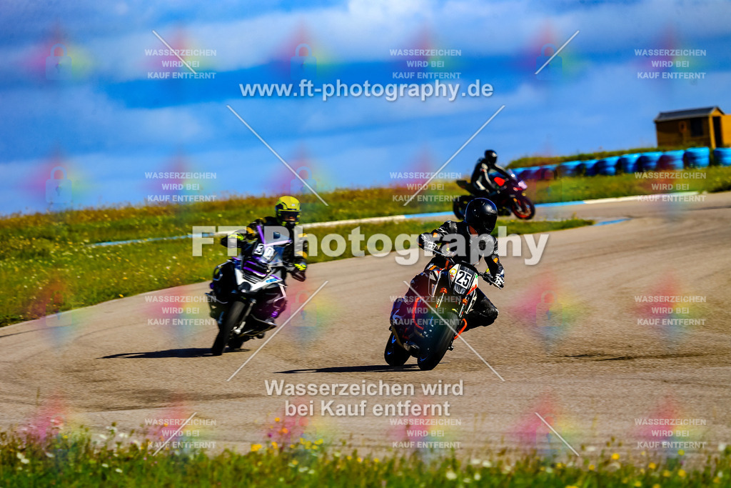 025-5068 | Hier findet Ihr Bilder von Touristenfahrten auf der Nürburgring Nordschleife oder von anderen Veranstaltungen die ich besucht habe. Viel Spass beim Durch Schauen 