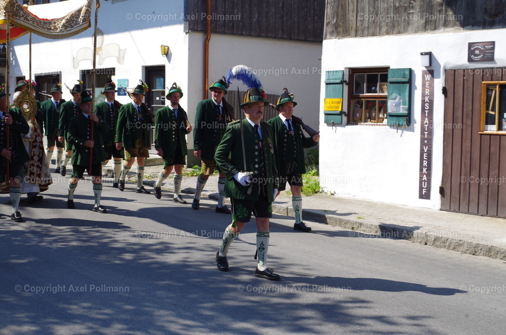 IMGP3792 | fotografiert von Axel PollmannLeonhardi Wallfahrt Benediktbeuern und Murnau, Fronleichnam, Fasching, Landschaft im Loisachtal und Benediktbeuern  - Realisiert mit Pictrs.com