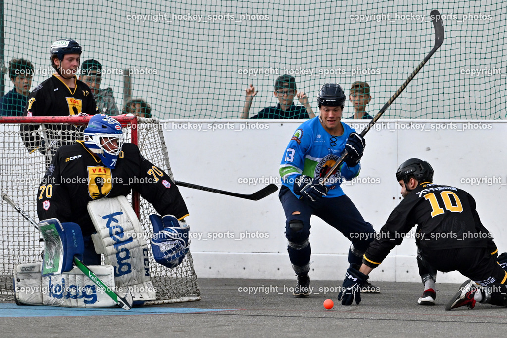ASKÖ Hockey Villach vs. VAS Ballhockey  | #70 Moser Lukas VAS Villach, #17 Hobitsch Samuel VAS Villach, #13 SCHARF Nikolas ASKÖ Villach Hockey, #10 Falkner Marco VAS Villach, ASKÖ Hockey Villach vs. VAS Ballhockey , ASKÖ Hockey Villach vs. VAS Ballhockey  am 06.07.2025 in Villach (Alpen Arena ), Austria, (Photo by Bernd Stefan)
