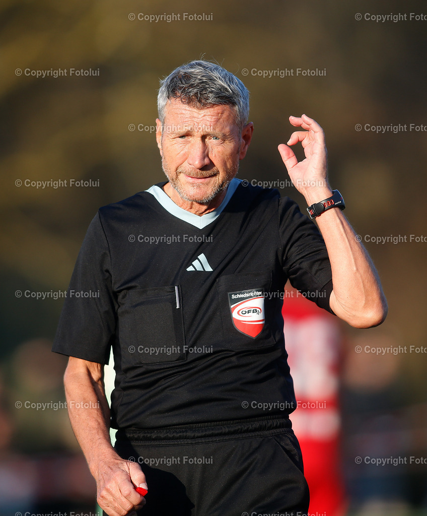 A_LUI_02032024_44 | SPORT,FUSSBALL LT1 OOE LIGA ASKOE OEDT-SV HAIDLMAIR GRUEN WEISS MICHELDORF 02.03.2024 IM BILD: SCHIEDSRICHTER ERHARD FUCHS EISNER FOTO:FOTOLUI