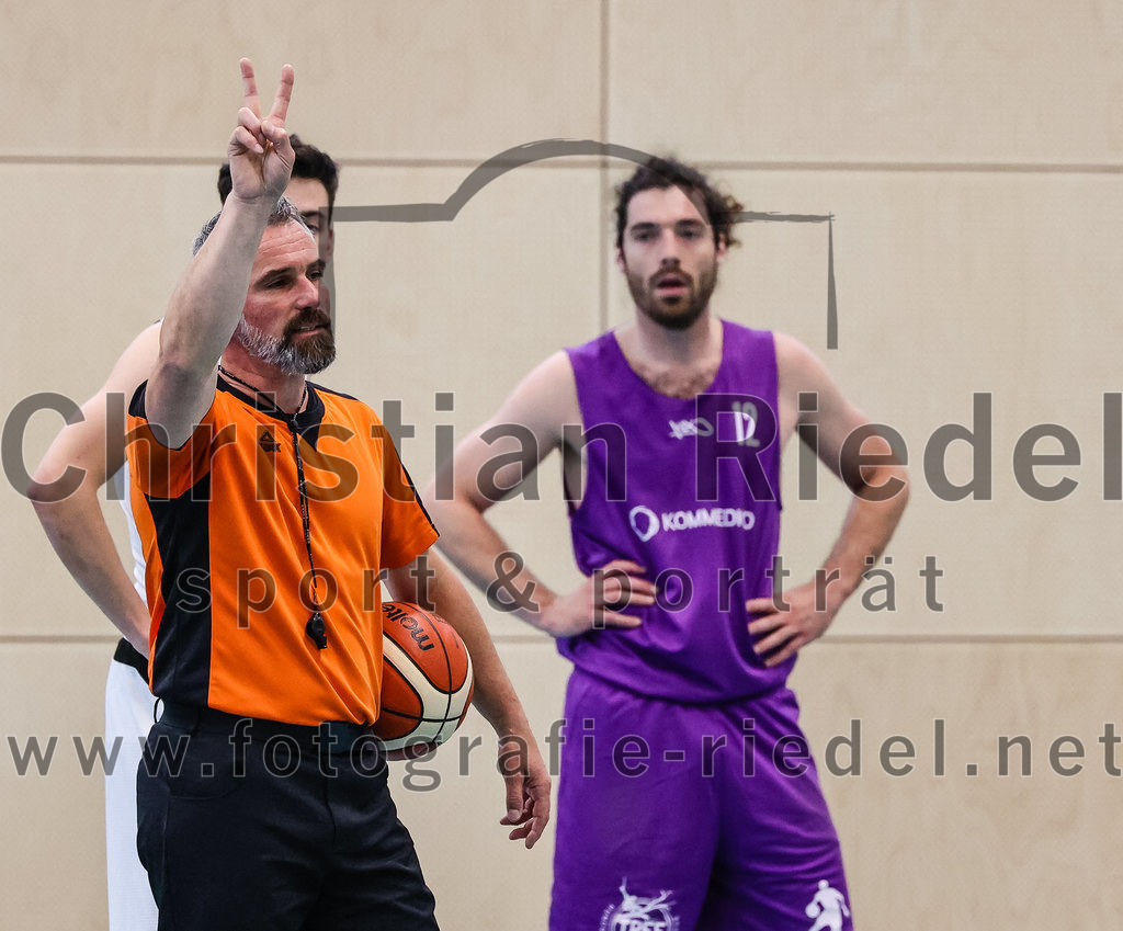 2022-05-01_028_TSV_Vaterstetten_gegen_DJK_Traunstein | Vaterstetten, Deutschland, 01.05.2022:
Basketball, Aufstiegsrunde zur Bayernliga 2021 / 2022, 5. Spieltag, TSV Vaterstetten gegen DJK Traunstein, Endergebnis: 87:79

Foto: Christian Riedel / fotografie-riedel.net