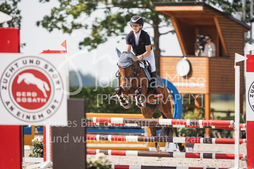 250622_Lemwerder_A-Stil-517 | Deine schönsten Turniermomente als professionelle Fotos! Entdecke hochwertige Pferdesport-Fotografie im Online-Shop. Jetzt Fotos finden & bestellen!