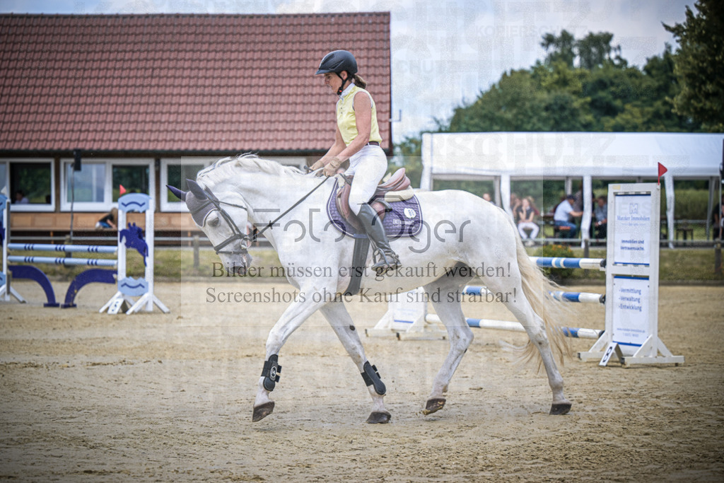 DOS_7964 | Entdecke hochwertige Reitturnierfotos von Foto Oger. Professionell, emotional und authentisch – jetzt Lieblingsmomente im Shop bestellen.Deutschlandweite Turnierfotografie. - Realisiert mit Pictrs.com