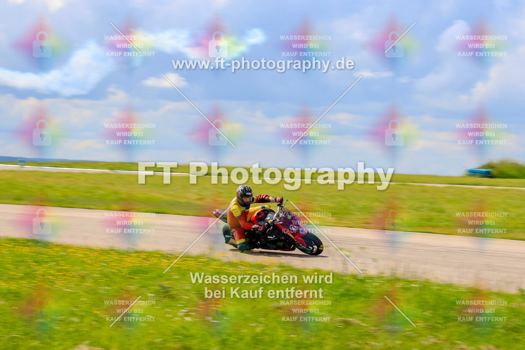 MotoTeam-0537 | Hier findet Ihr Bilder von Touristenfahrten auf der Nürburgring Nordschleife oder von anderen Veranstaltungen die ich besucht habe. Viel Spass beim Durch Schauen 