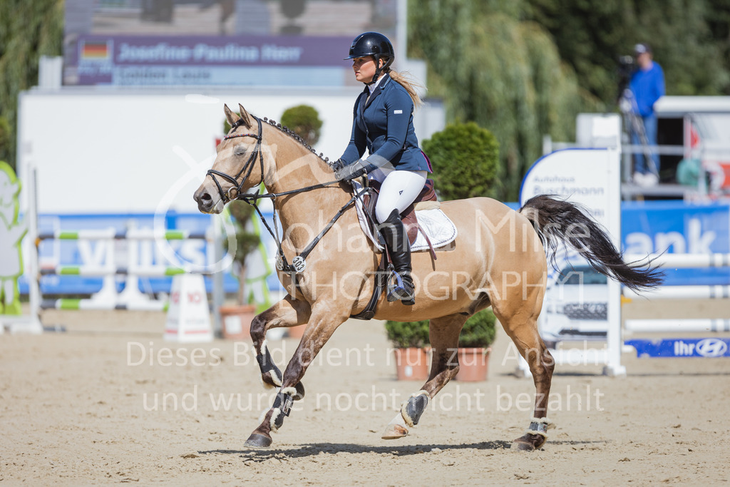 220728_BHO_RegioTour_A-Spr_Reiter-263 | Deine schönsten Turniermomente als professionelle Fotos! Entdecke hochwertige Pferdesport-Fotografie im Online-Shop. Jetzt Fotos finden & bestellen!