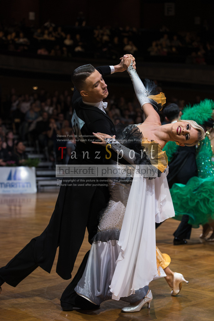 20250820_WDSF Standard Rising Stars R3-3423 | Tanzsportbilder, Standardtanz, Lateintanz, WDSF, DTV, LTVB, dancecomp, goc, hessen tanzt, blaues band der spree, walzer, tango, wiener walzer, slowfox, quickstepp, samba, rumba, cha-cha-cha, paso doble. jive, hd-kroft photography, turniertanzsport