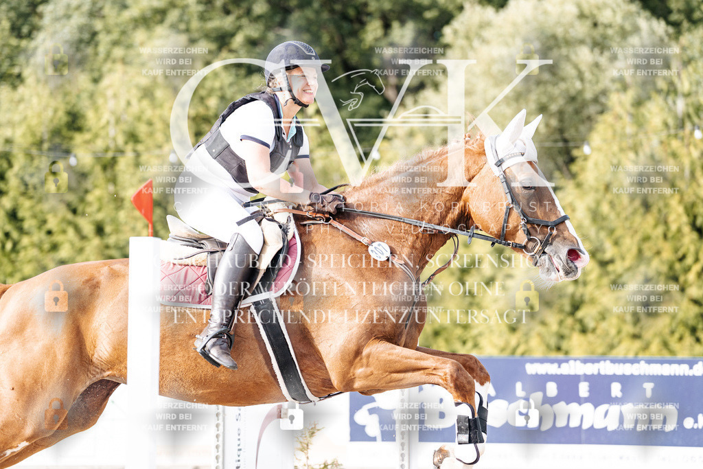CK906703 | Turnierfotografie Pferdefotografie Trier Rheinland-Pfalz Pferdesport Reitsport Tierfotografie Sportfotografie Pferdevideo Pferdevideografie Equestrianvideography equestrianphotography  - Realisiert mit Pictrs.com