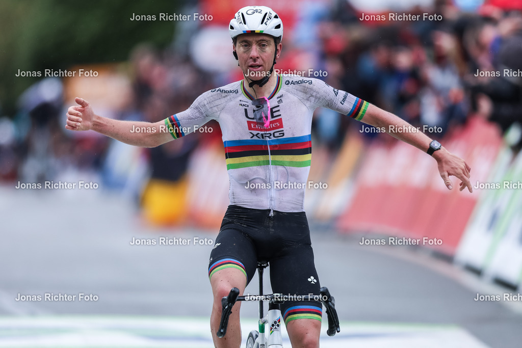 La Fleche Wallonne 2025 | Radsport UCI World Tour Men Elite La Fleche Wallonne am 23.04.2025 in HuyTadej Pogacar ( UAE Team Emirates - XRG )Foto: Revierfoto - Realisiert mit Pictrs.com