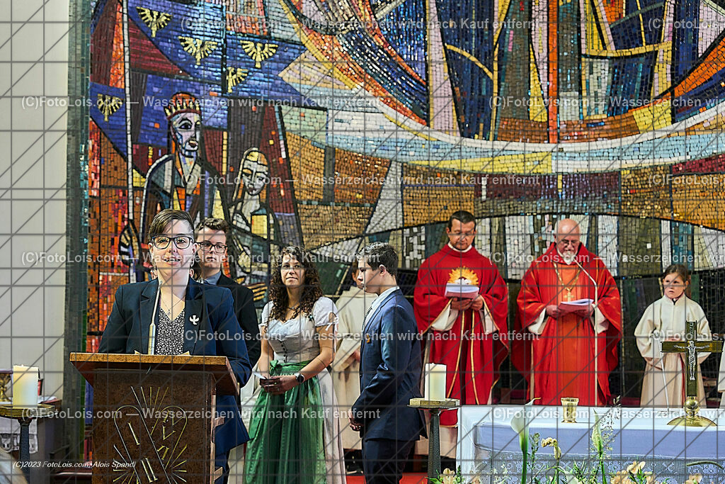 ALP2545_Pfarrfirmung Wieselburg_Fuerbitte | (C)FotoLois.com, Alois Spandl, Pfarrfirmung in Wieselburg mit Firmspender Eduard Gruber (ehemaliger Generalvikar der Diözese St. Pölten), Sa 3. Juni 2023.