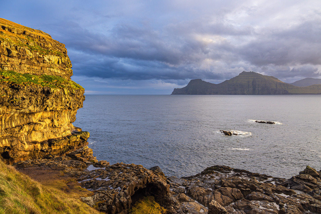 Landschaft nahe des Dorfes Gjógv auf der Färöer Insel Eysturoy | Landschaft nahe des Dorfes Gjógv auf der Färöer Insel Eysturoy.