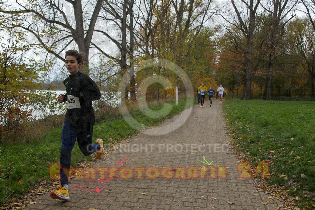 221127_1037_EV4_1764 | Sportfotografie im Rhein-Sieg Kreis, Köln, Bonn, NRW, Rheinland Pfalz, Hessen, etc. Unser Tätigkeitsfeld umfasst den Laufsport vom Volkslauf über den Marathon, Duathlon, Triathon bis zum Ultralauf wie Kölnpfad Ultra oder Schindertrail.