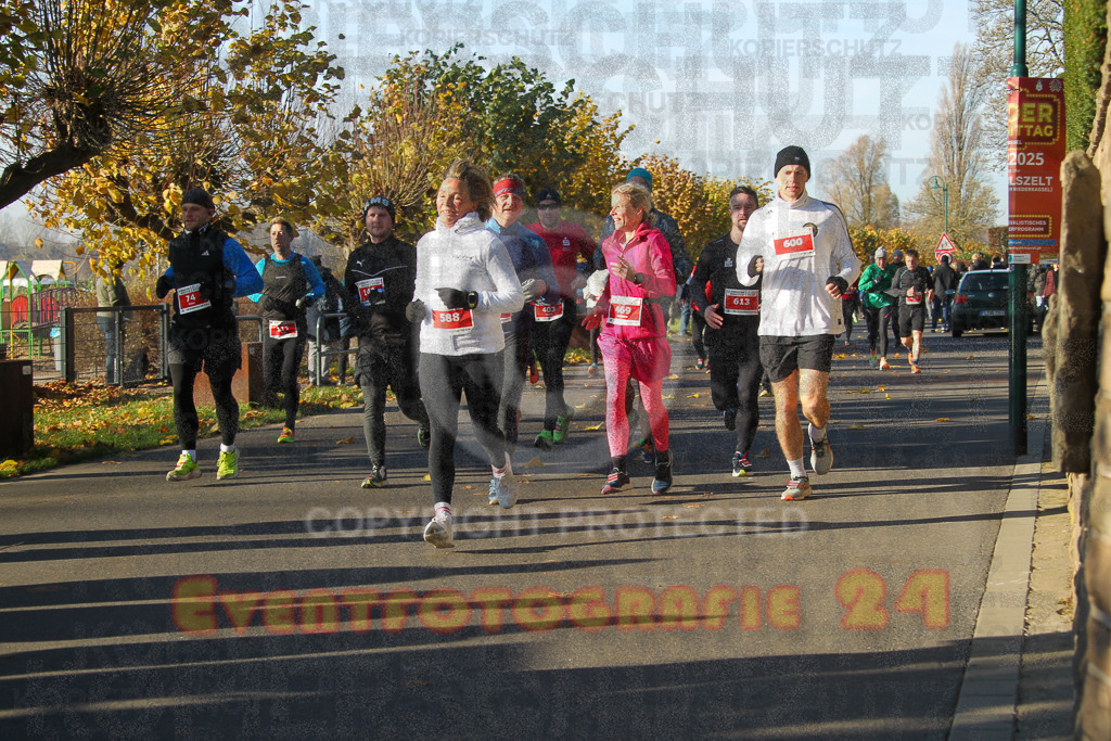 241201_1144_EV4_1568 | Sportfotografie im Rhein-Sieg Kreis, Köln, Bonn, NRW, Rheinland Pfalz, Hessen, etc. Unser Tätigkeitsfeld umfasst den Laufsport vom Volkslauf über den Marathon, Duathlon, Triathon bis zum Ultralauf wie Kölnpfad Ultra oder Schindertrail.