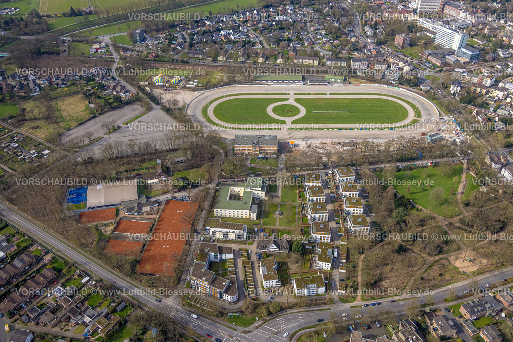 Dinslaken240308782 | Luftbild, Dinslaken Trabrennbahn, Baustelle mit Abriss der Tribüne, Neubau-Wohngebiet Bärenkampallee, Dinslaken, Nordrhein-Westfalen, Deutschland