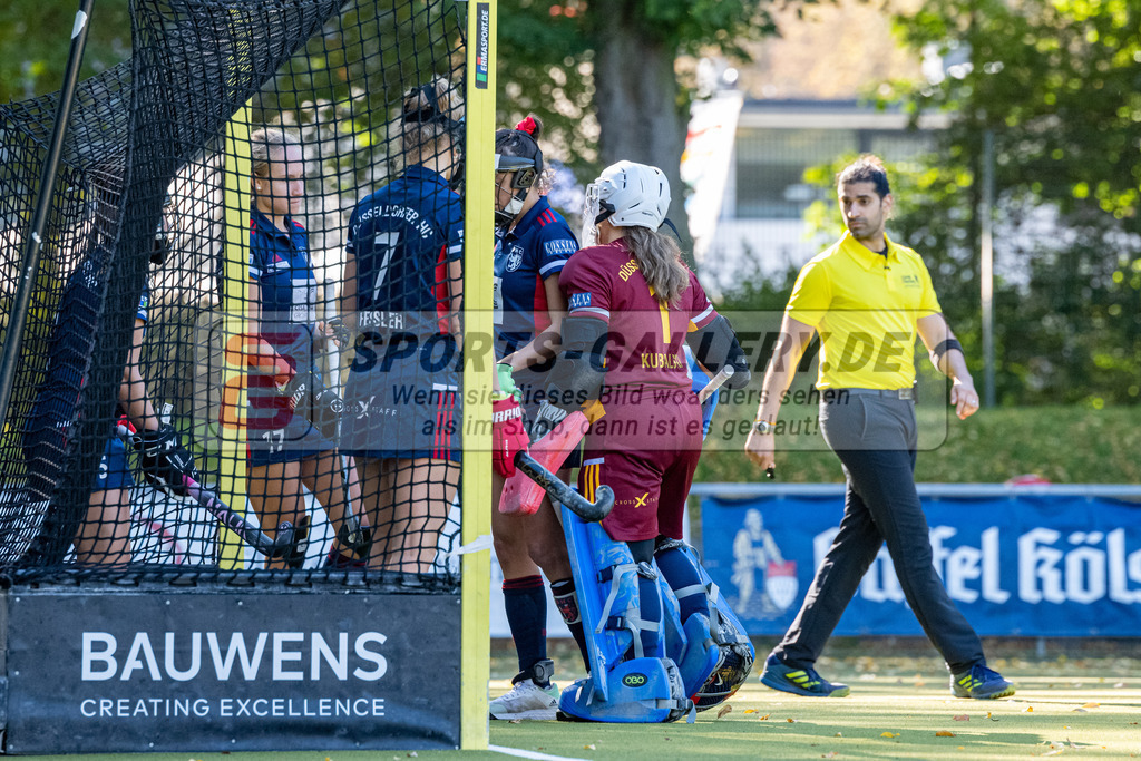 SFE_20221009_0072 | 1. Bundesliga Hockey Damen Rot-Weiss Köln - Düsseldorfer HC am 09.10.2022 in Köln (KTHC Stadion Rot-Weiss Köln Tennis and Hockey Club), Photo: Stephan Fehrmann 2022 (Sports-Gallery),Schiedsrichter ,Nathalie Kulbatzki ( Torfrau Düsseldorfer HC #1 )