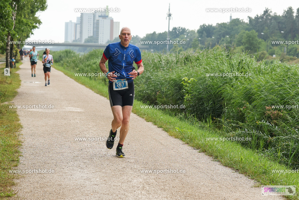 LUR_1578 | 34. M-net Erlanger Triathlon 2025 #erlangertriathlon  #mnettriathlon2025 #mnettriathlon #team #olympischedistanz #mitteldistanz #triathlon #maindonaukanal  #erlangertriathlon2025 #yourpictrs #tv1848 #tv1848erlangen  #triathlonbayern #sportinerlangen #demsportverbunden #sportshot_your_pictrs Copyright: www.sportshot.de