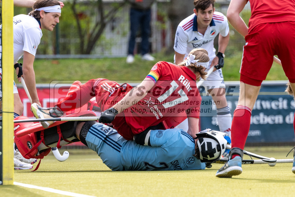 SFE_20260321_0068 | Köln, Deutschland, 21.03.26: Feldhockey 1. Bundesliga Herren zwischen Rot-Weiss Köln - Mannheimer HC im REWE Sportpark am 21.03.2026 in Köln, Deutschland. (Foto von Stephan Fehrmann)Köln, Germany, 21.03.26: Feldhockey 1. Bundesliga Herren between Rot-Weiss Köln - Mannheimer HC in REWE Sportpark at 21.03.2026 in Köln, Deutschland. (Foto from Stephan Fehrmann)