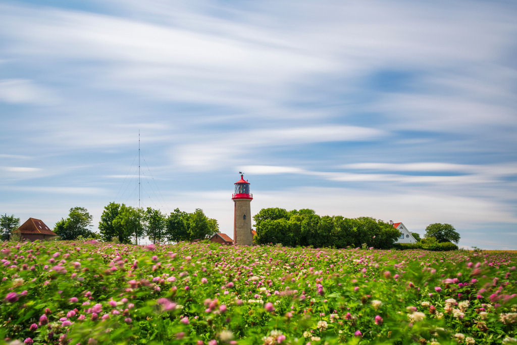 2025_07_09_FEHMARN-LEUCHTTURM+SCHMETTERLINGE_MCP8847 | Hochwertig gedruckte Fotografien für die Wand, als Kalender und zum Verschenken. Hamburg & Norddeutschland und überall wo ich mit der Kamera unterwegs war.