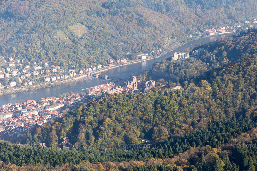 Luftbild: Neckartal im Ortsteil Kernaltstadt in Heidelberg im Bundesland Baden-Württemberg in Deutschland. Foto: IMG_104177.jpg vom 31.10.2017 durch Werner Riehm/FLY-FOTO.de