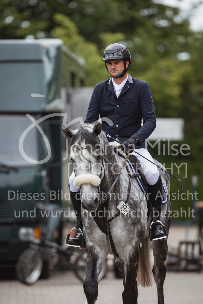 240614_Lemwerder_M2-Springen-401 | Deine schönsten Turniermomente als professionelle Fotos! Entdecke hochwertige Pferdesport-Fotografie im Online-Shop. Jetzt Fotos finden & bestellen!