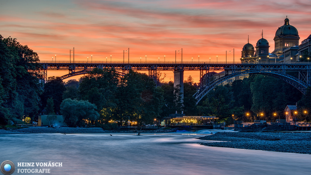 Bern_0050 | Alle Bilder von Heinz Vonäsch Fotografie können alle zu günstigen Preisen gekauft werden! Download der Bilder, Ausdrucke, Postkarten, Tassen T-Shirts, Kalender, Alu- Dibond usw. - Realisiert mit Pictrs.com