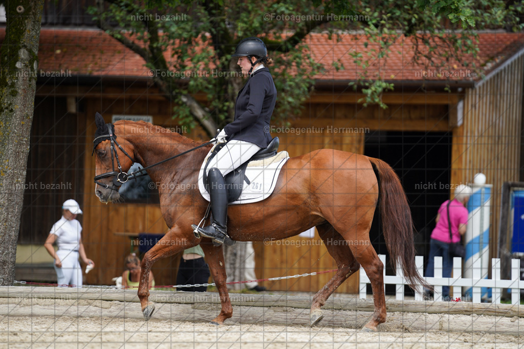 20230826-FAH05596 | Forstinning, 2023, Dressurturnier, Turniersportbilder, Turnierfotografen Bayern, Fotoagentur Herrmann, Reitsportfotografie, Turnierbilder
